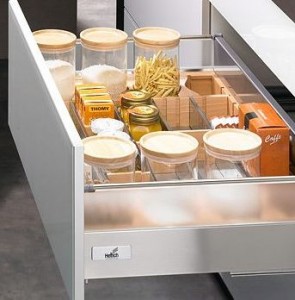 Clipboard02 295x300 Hettich,Blum,Salice   primele nume in lume in productia de feronerie pentru mobila!
